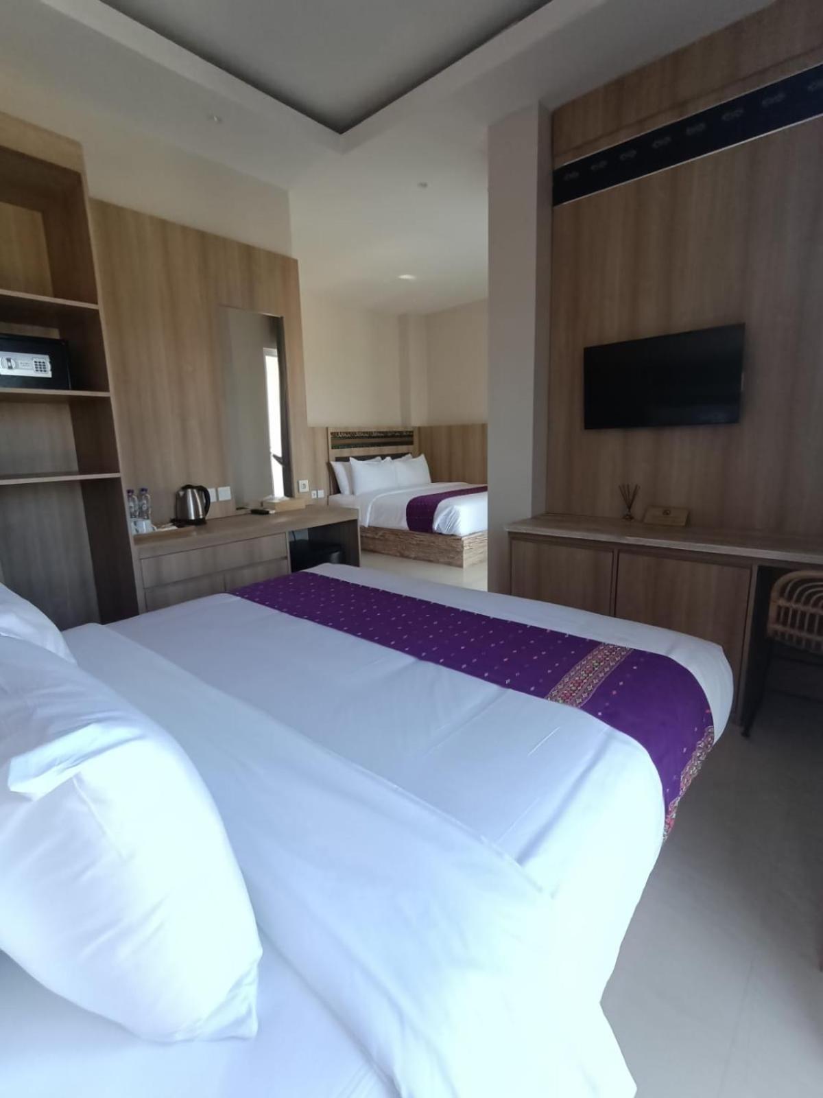 Dejavu 2.0 Hotel Bajo Komodo Labuan Bajo Exterior photo